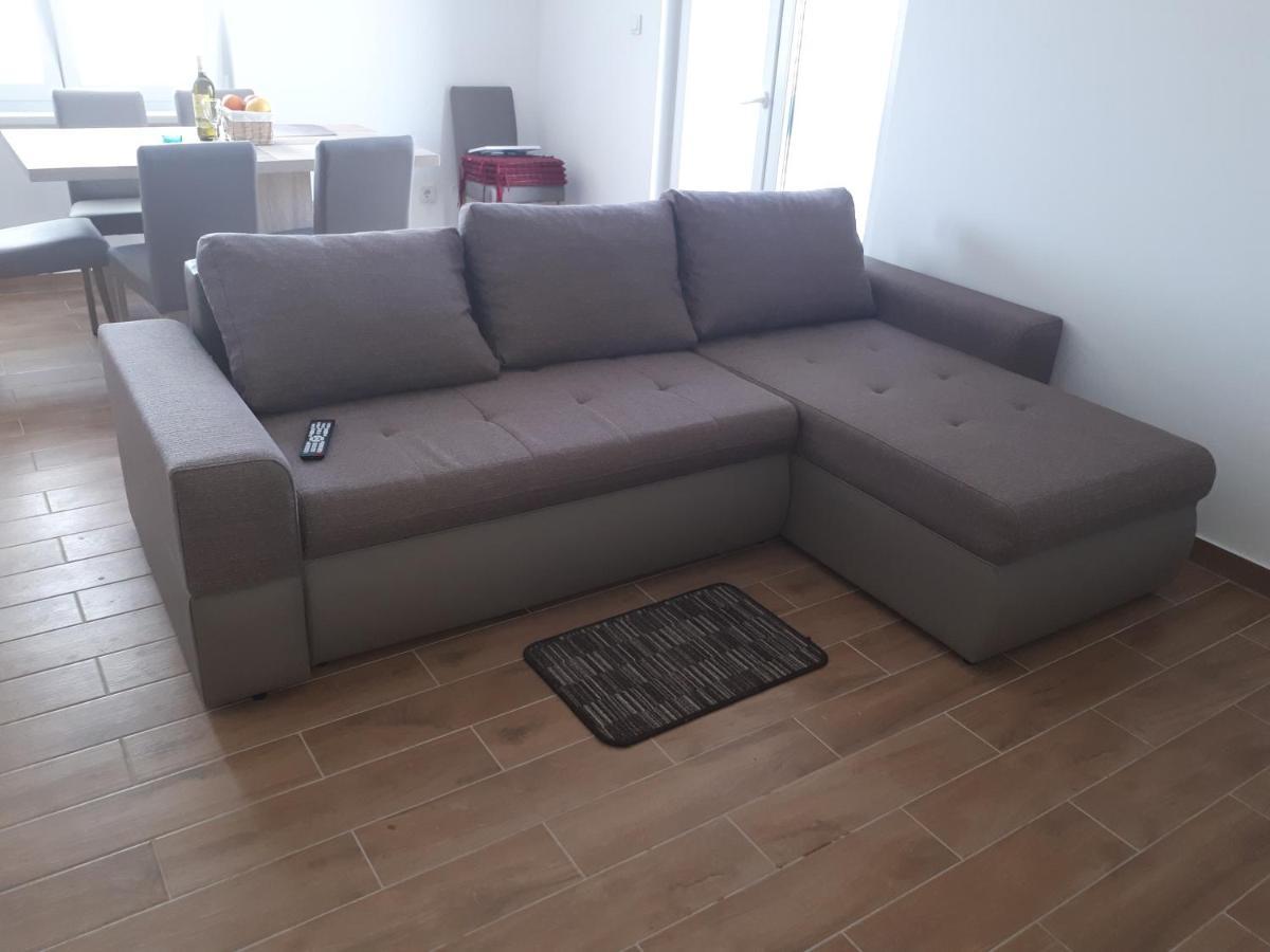 Apartmani Andrea 卡尔卢巴格 外观 照片