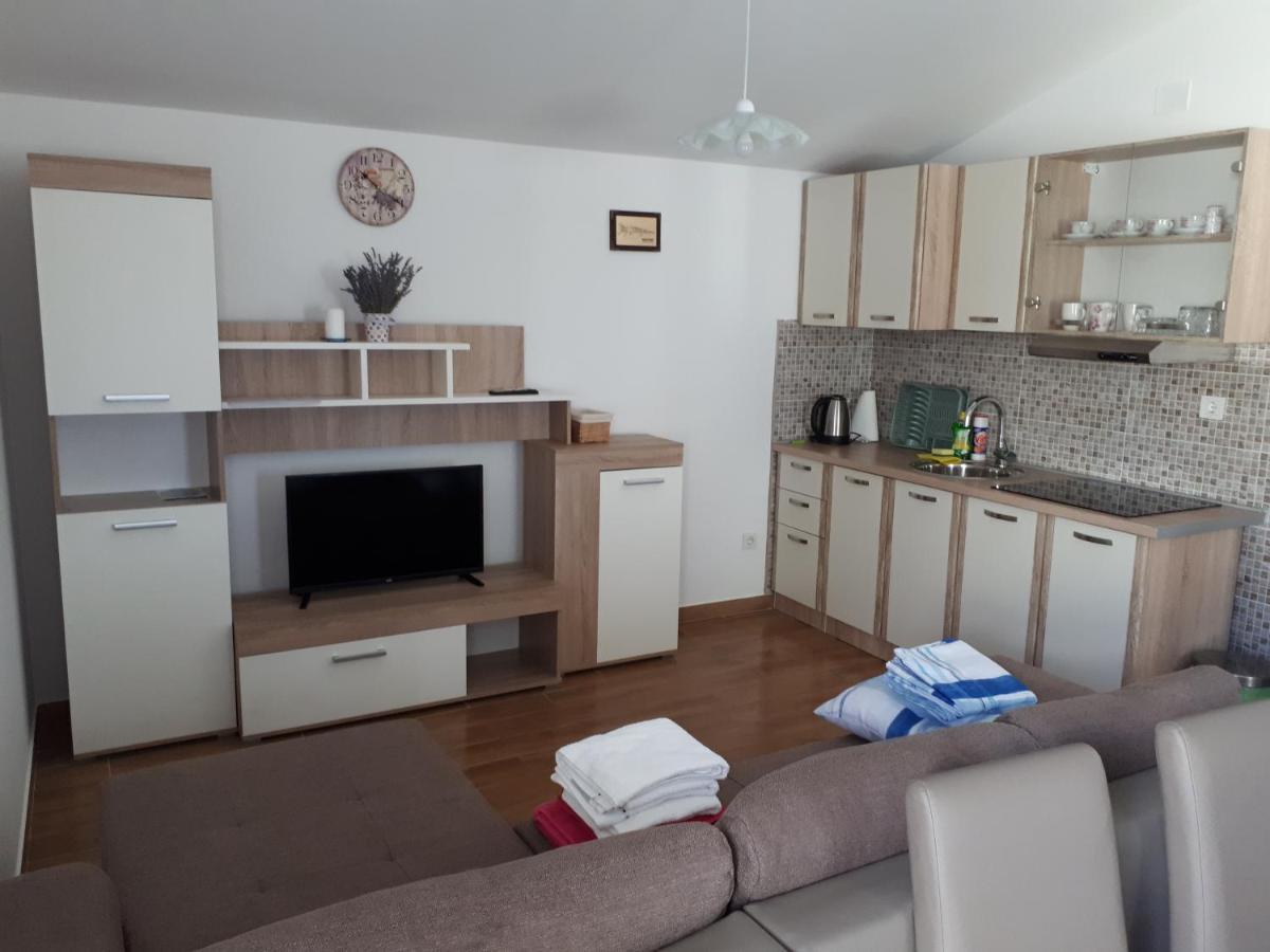 Apartmani Andrea 卡尔卢巴格 外观 照片