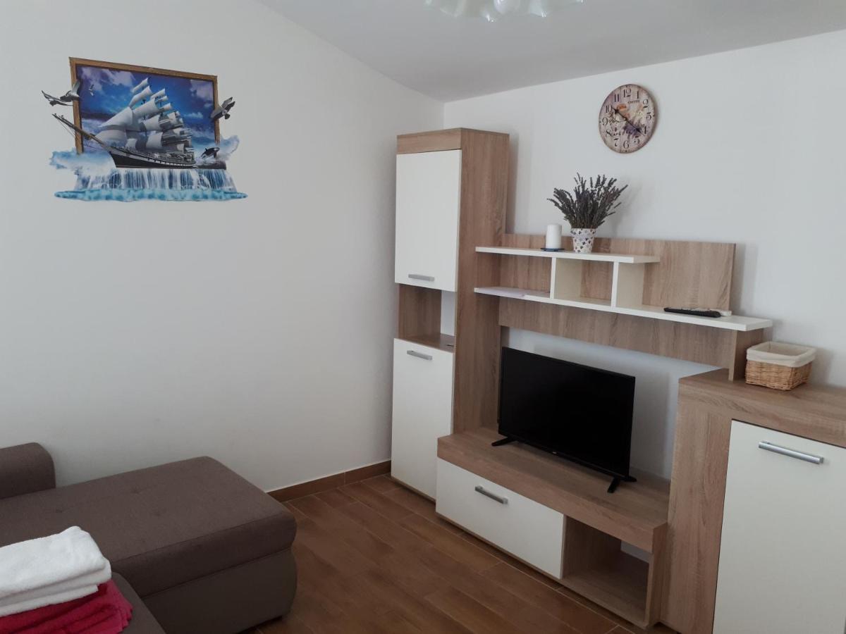 Apartmani Andrea 卡尔卢巴格 外观 照片