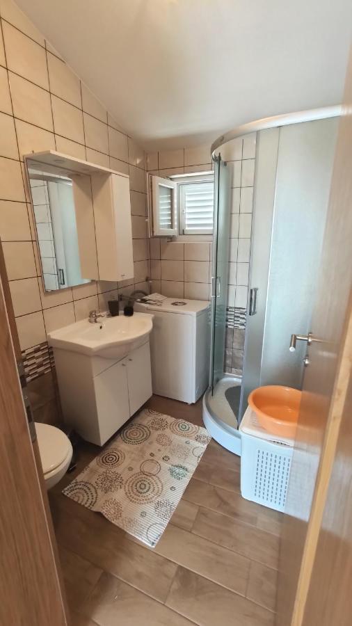 Apartmani Andrea 卡尔卢巴格 外观 照片