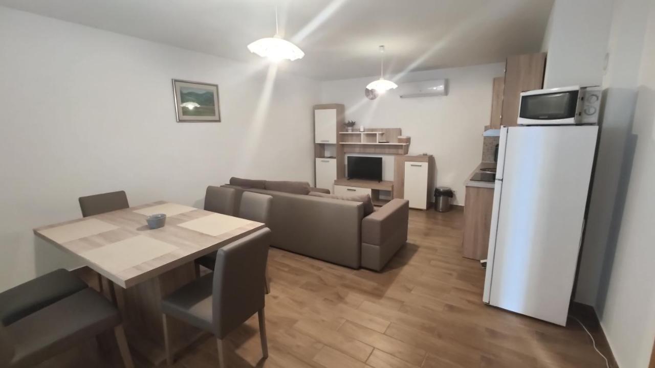 Apartmani Andrea 卡尔卢巴格 外观 照片
