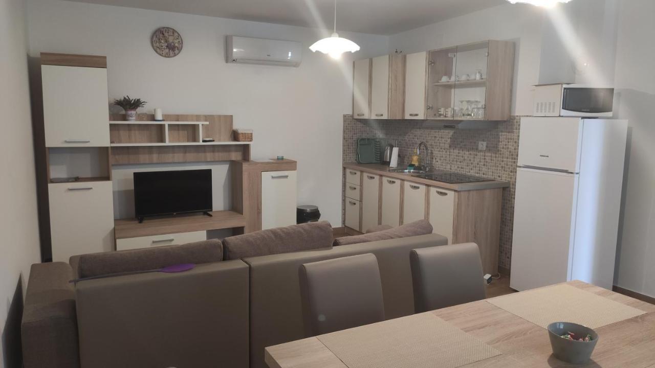 Apartmani Andrea 卡尔卢巴格 外观 照片